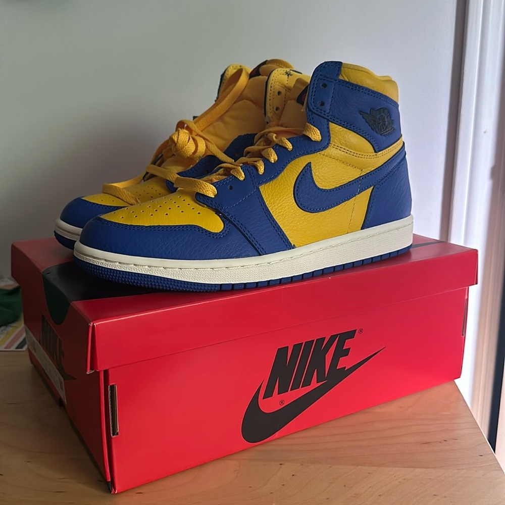 HOLIDAY SALE !!!! MENS 8.5/WM 10  air Jordan retro reverse Laney’s BNIB!
